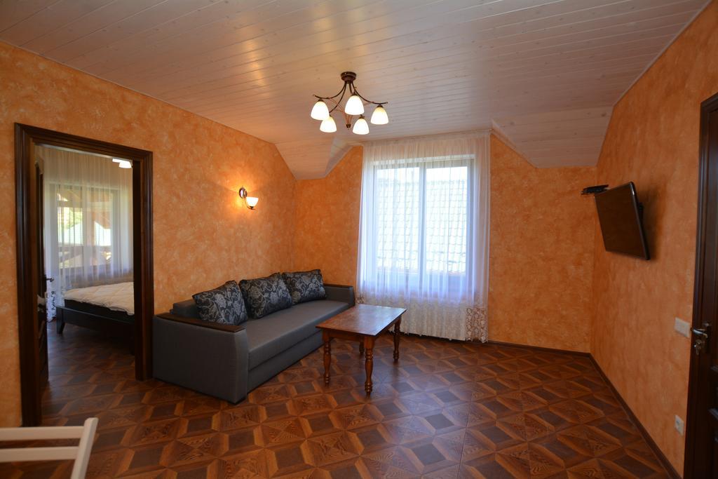 Zolota Rybka Villa Skhidnytsia Rum bild